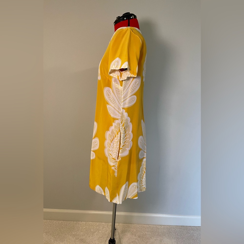 LA DoubleJ Yellow and White Short Sleeve Shift Dress. Size large - Picture 2 of 8